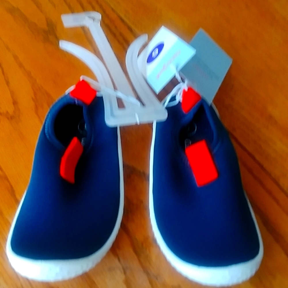 Size 6 Water Shoes